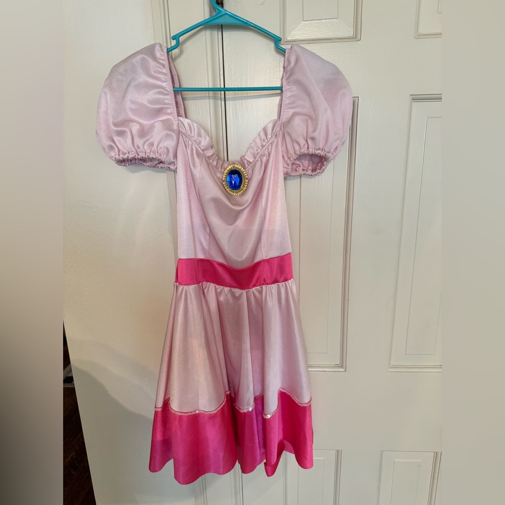 Adult Princess Peach Costume